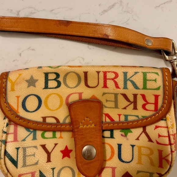 Dooney & Bourke Vintage Wristlet- EUC - Picture 6 of 15